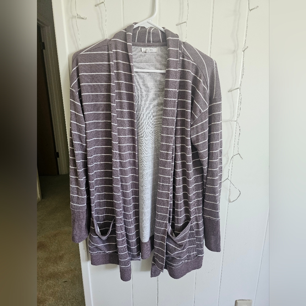 Womens medium striped long sleeve cardigan